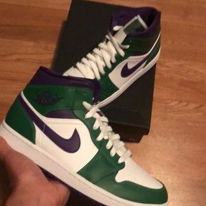 Jordan 1 Mid “hulk”